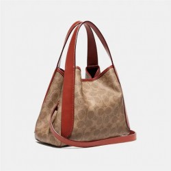 Coach Women Hadley Hobo 21 In Signature Canvas